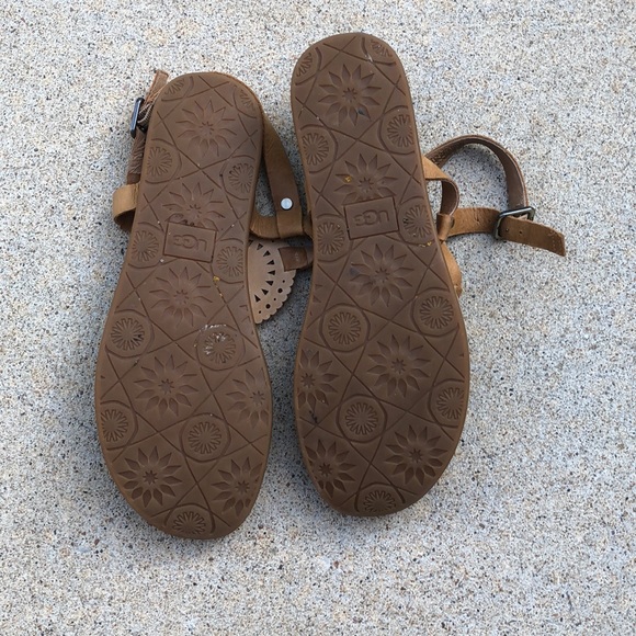 Ugg tan sandals great condition - Picture 2 of 2